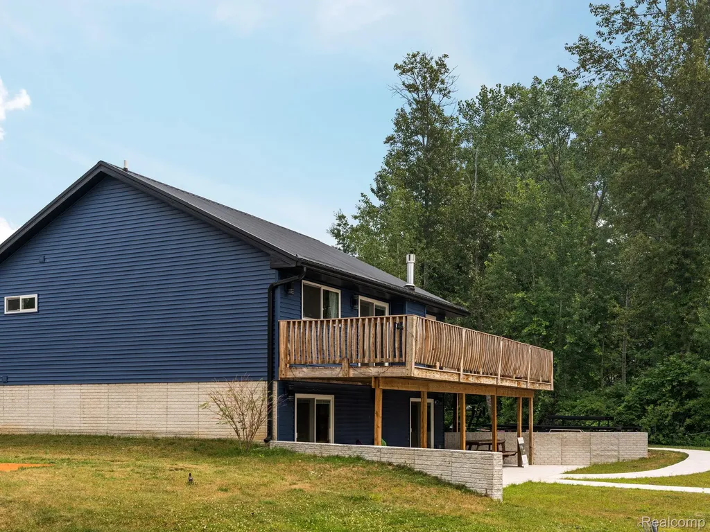 6677 Circle Drive Hamilton Township MI 48625