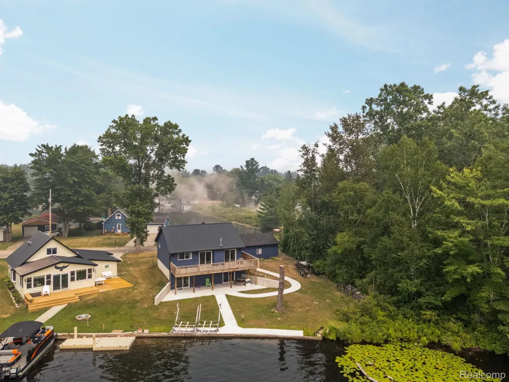 6677 Circle Drive Hamilton Township MI 48625