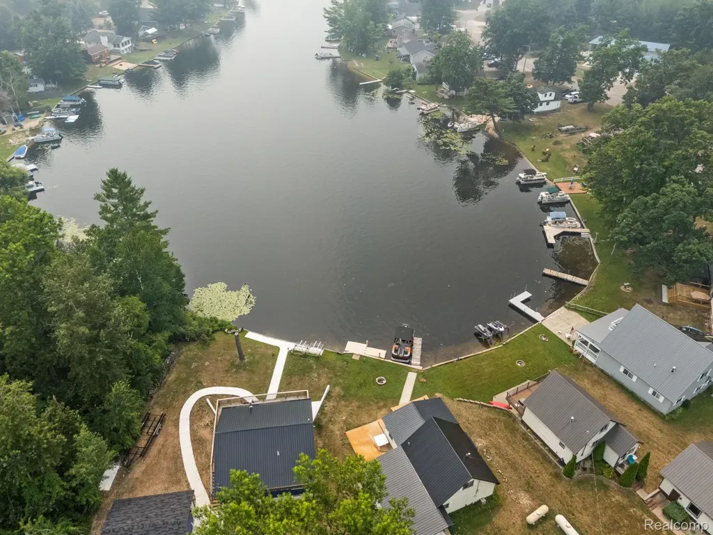 6677 Circle Drive Hamilton Township MI 48625