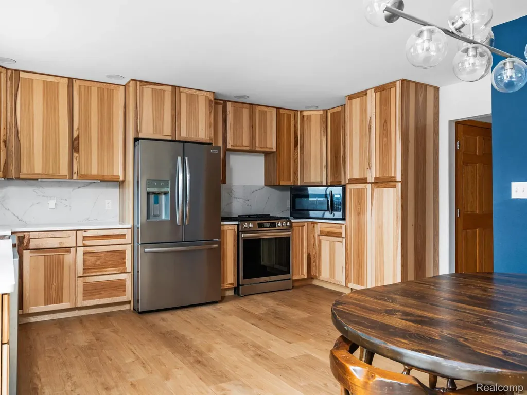 6677 Circle Drive Hamilton Township MI 48625