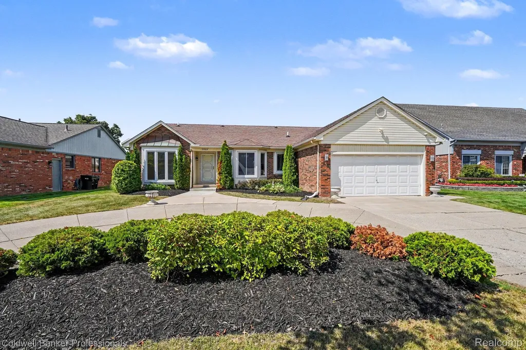 2585 Tiverton Drive Sterling Heights City MI 48310