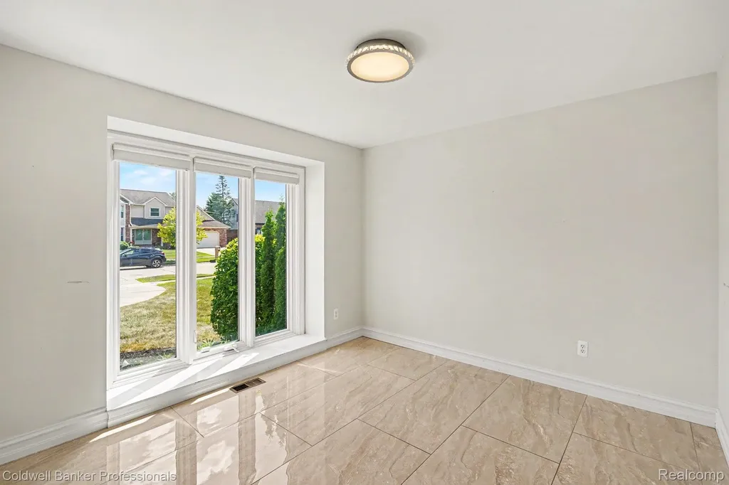2585 Tiverton Drive Sterling Heights City MI 48310