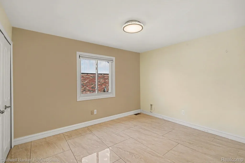 2585 Tiverton Drive Sterling Heights City MI 48310