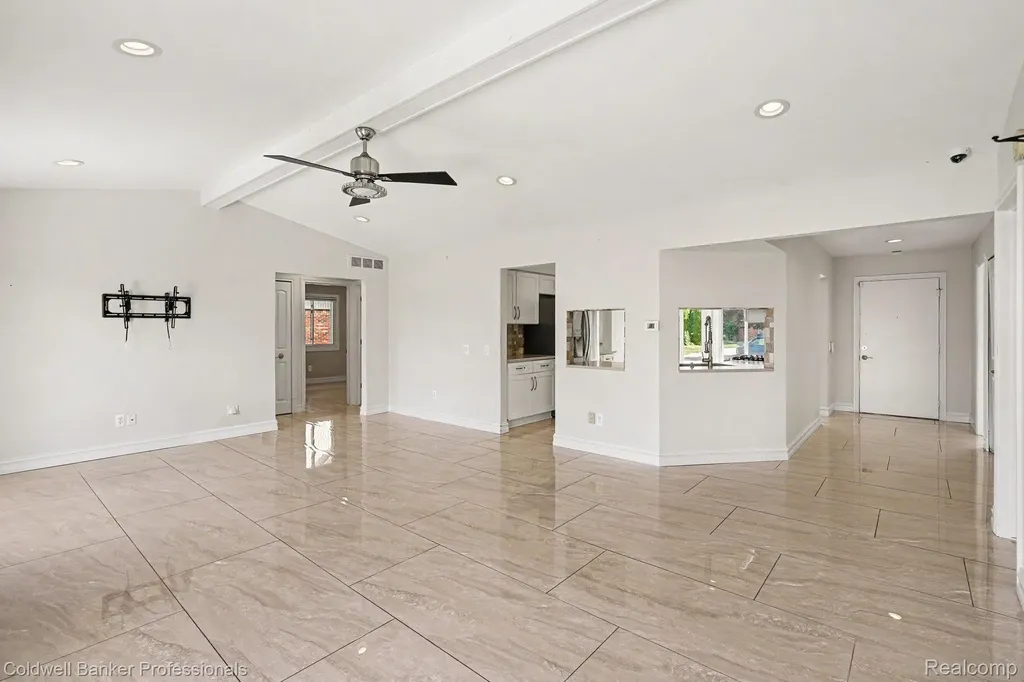 2585 Tiverton Drive Sterling Heights City MI 48310