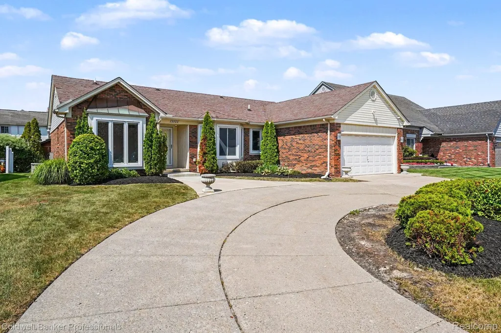 2585 Tiverton Drive Sterling Heights City MI 48310