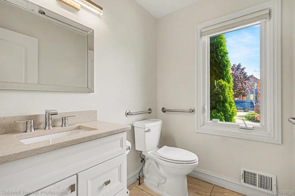 2585 Tiverton Drive Sterling Heights City MI 48310