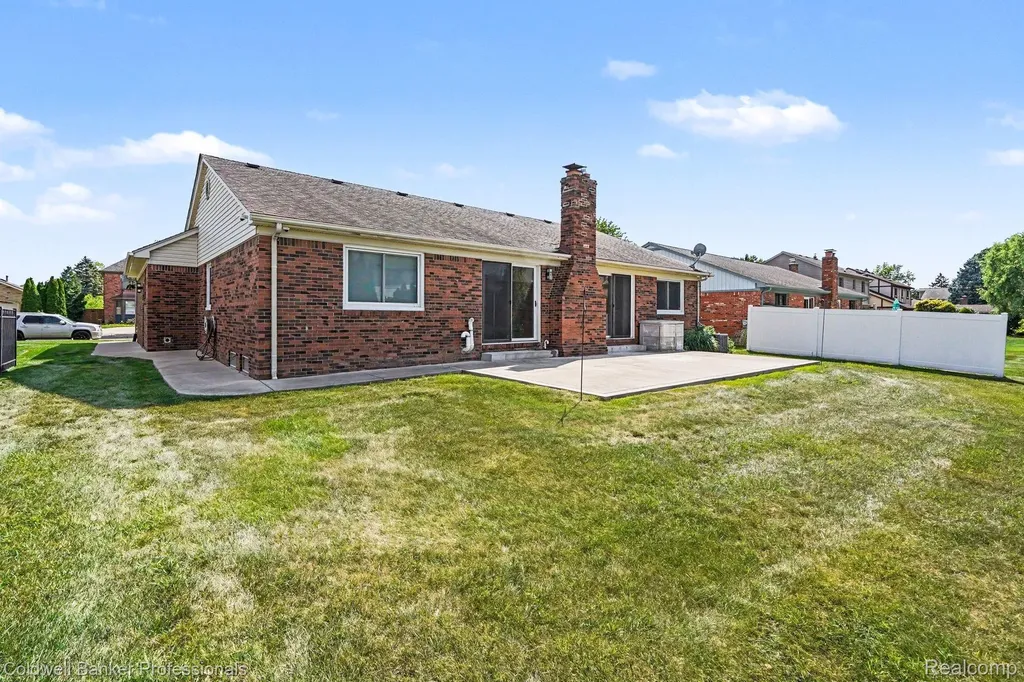 2585 Tiverton Drive Sterling Heights City MI 48310