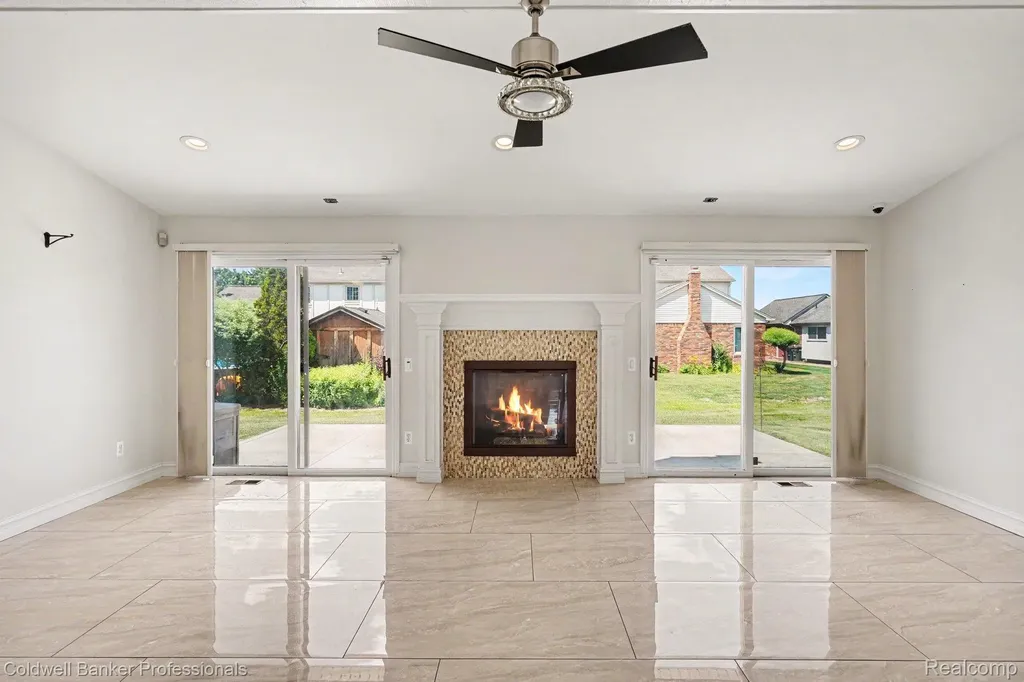 2585 Tiverton Drive Sterling Heights City MI 48310
