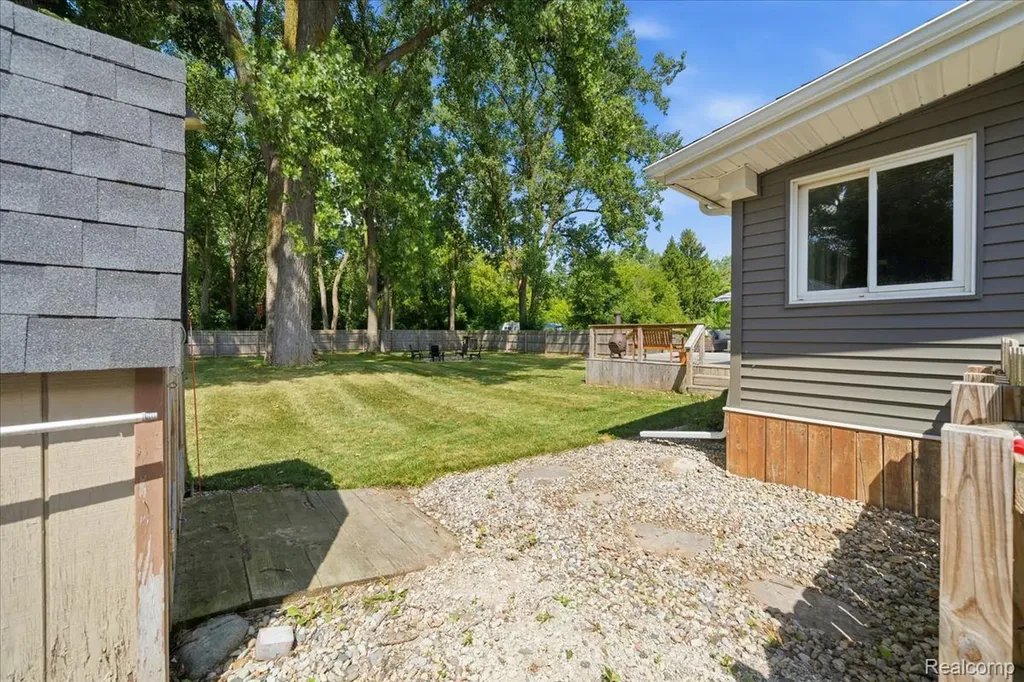 1475 N Irish Road Davison Township MI 48423