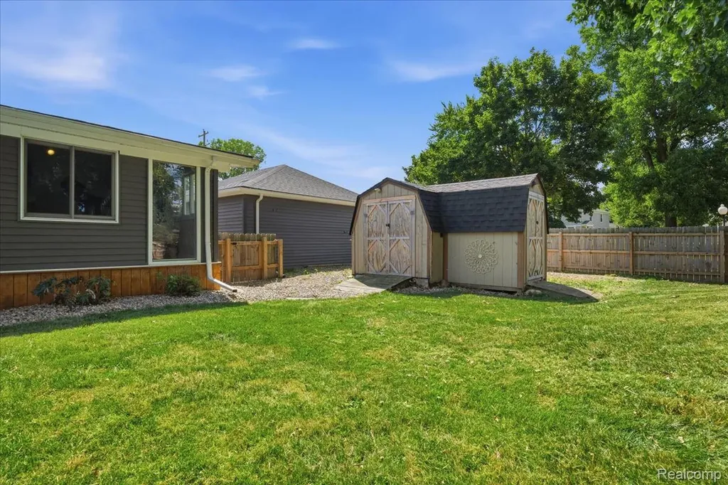 1475 N Irish Road Davison Township MI 48423