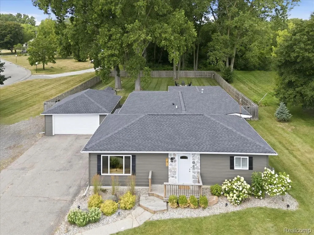 1475 N Irish Road Davison Township MI 48423