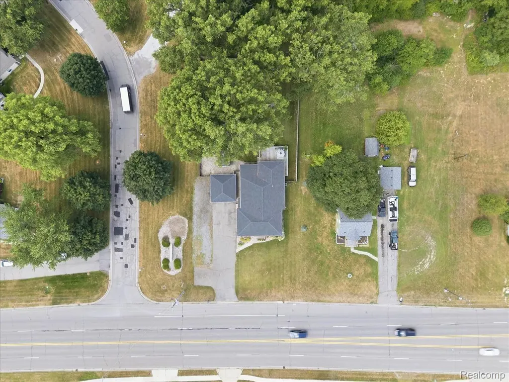 1475 N Irish Road Davison Township MI 48423