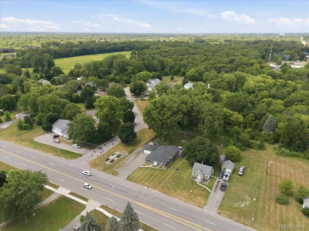 1475 N Irish Road Davison Township MI 48423