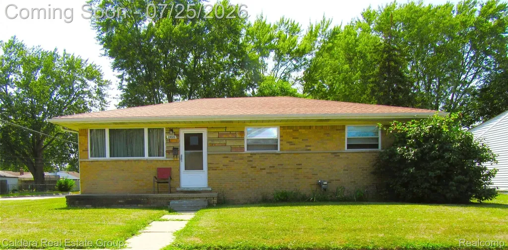 24503 Campbell Avenue Warren City MI 48089