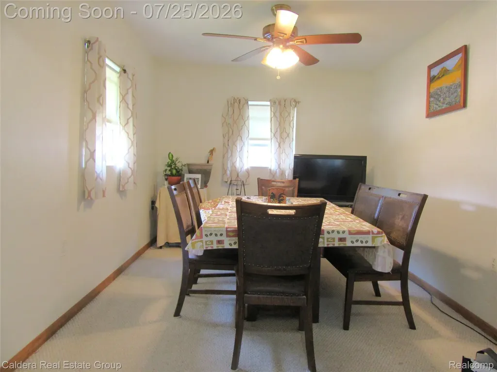 24503 Campbell Avenue Warren City MI 48089