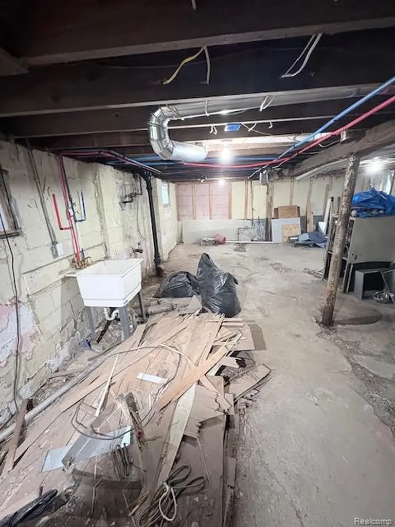 2500 S Electric Street Detroit City MI 48217