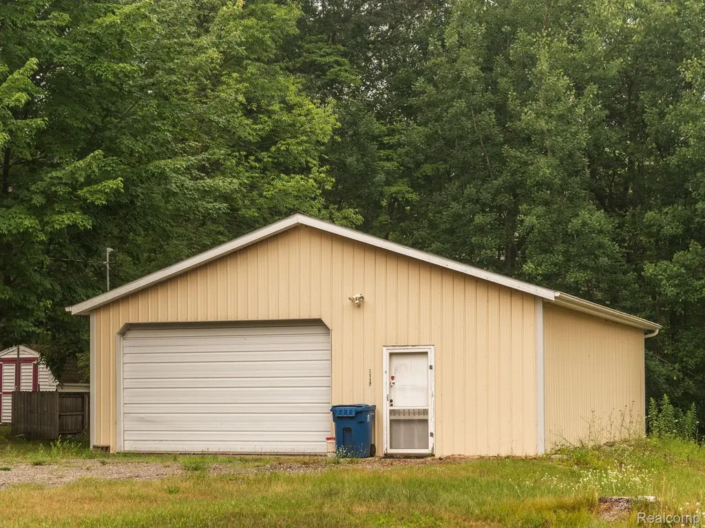 2117 Courtney Drive Hamilton Township MI 48625