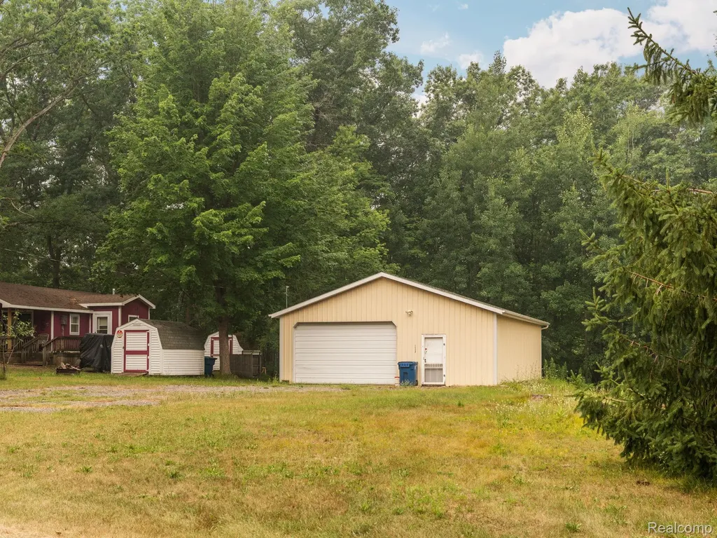 2117 Courtney Drive Hamilton Township MI 48625