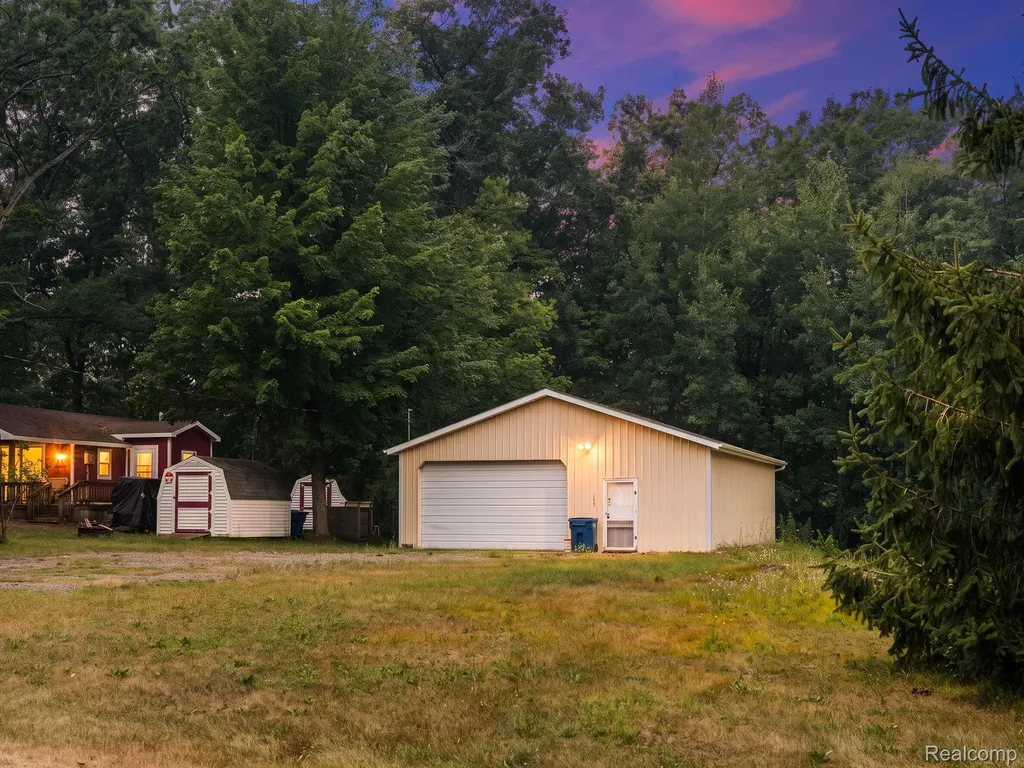 2117 Courtney Drive Hamilton Township MI 48625