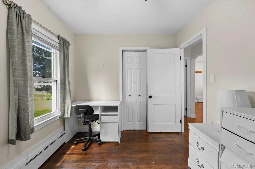 19210 Poinciana Redford Charter Township MI 48240