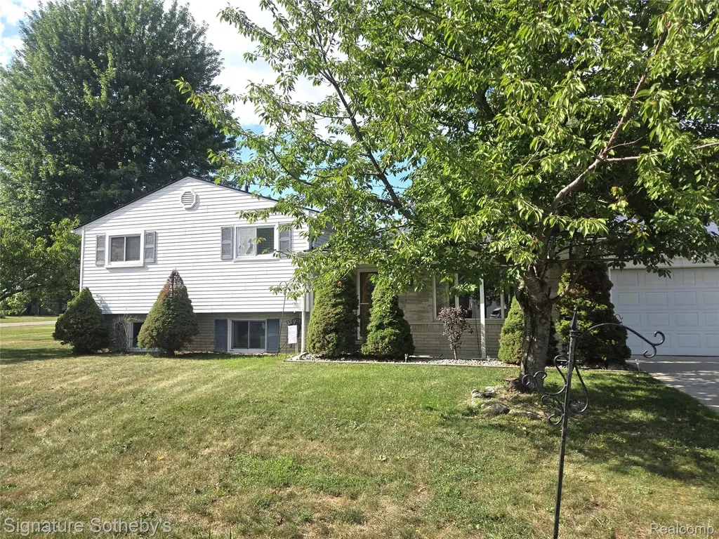 4821 Shelbyshire Drive Shelby Charter Township MI 48316