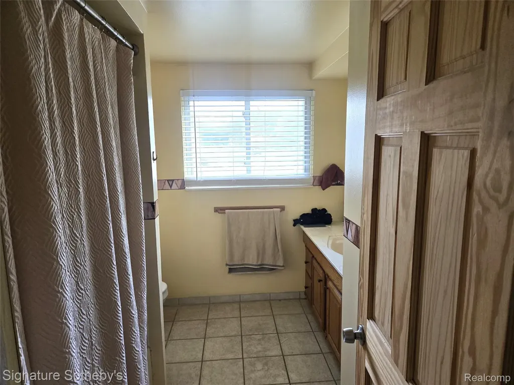 4821 Shelbyshire Drive Shelby Charter Township MI 48316