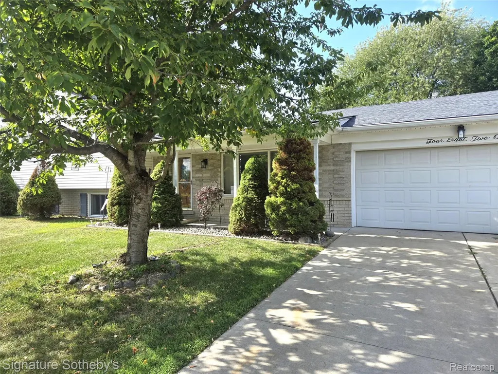 4821 Shelbyshire Drive Shelby Charter Township MI 48316