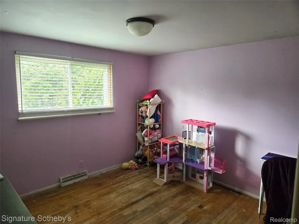 4821 Shelbyshire Drive Shelby Charter Township MI 48316