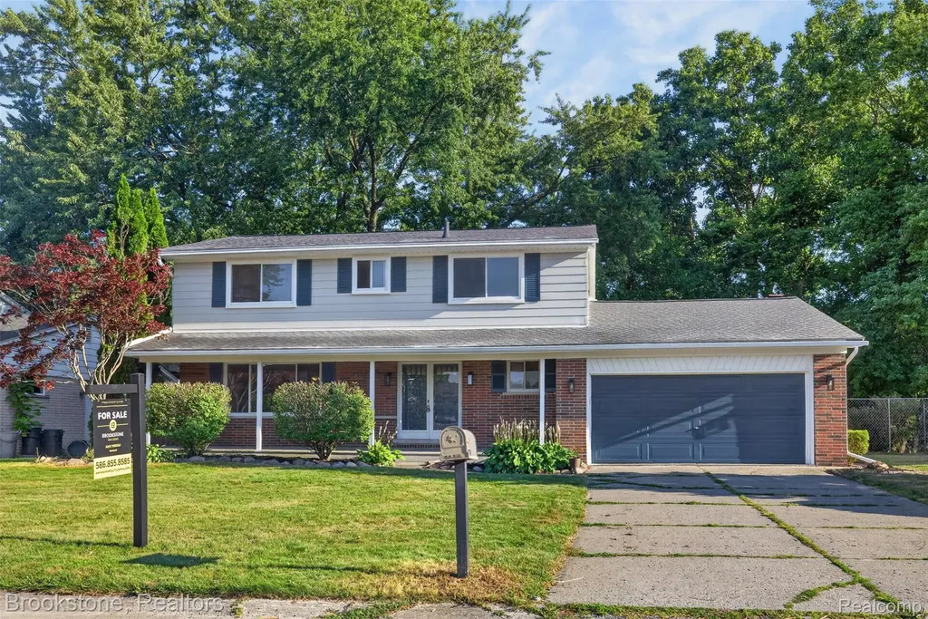 16072 Wrotham Court Clinton Charter Township MI 48038
