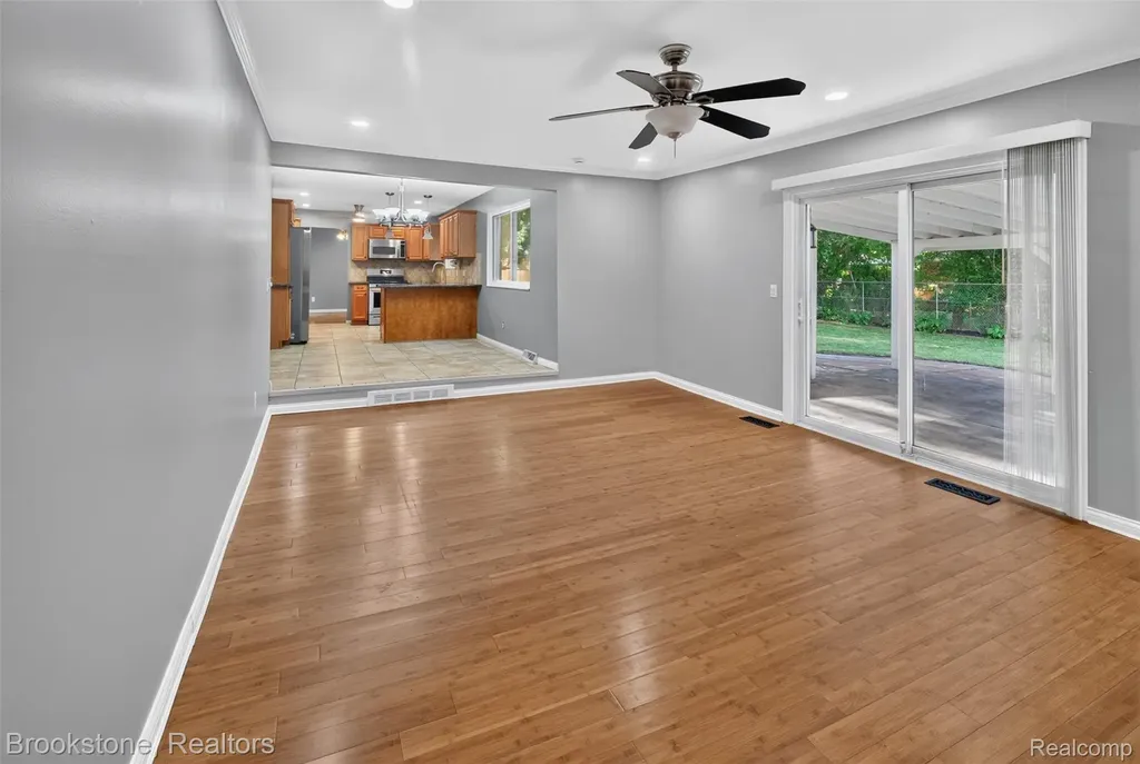16072 Wrotham Court Clinton Charter Township MI 48038