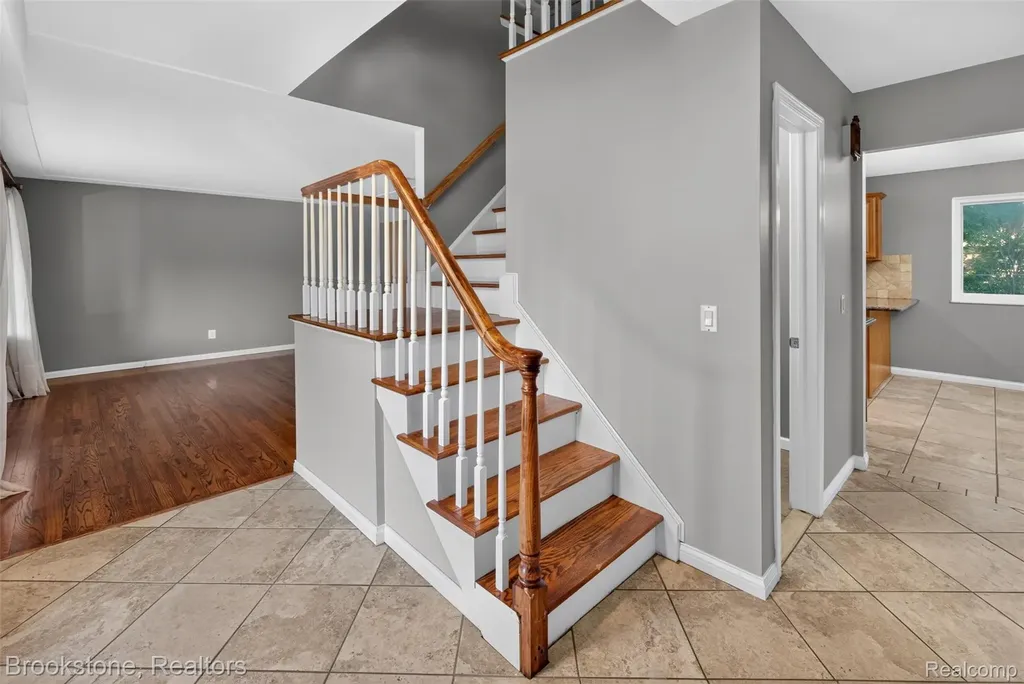 16072 Wrotham Court Clinton Charter Township MI 48038