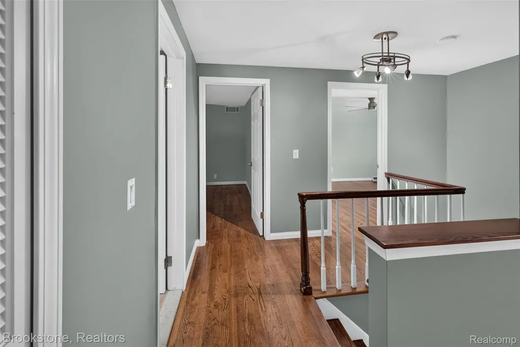 16072 Wrotham Court Clinton Charter Township MI 48038