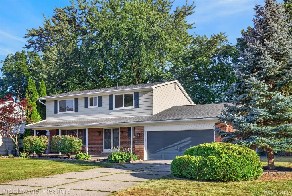 16072 Wrotham Court Clinton Charter Township MI 48038