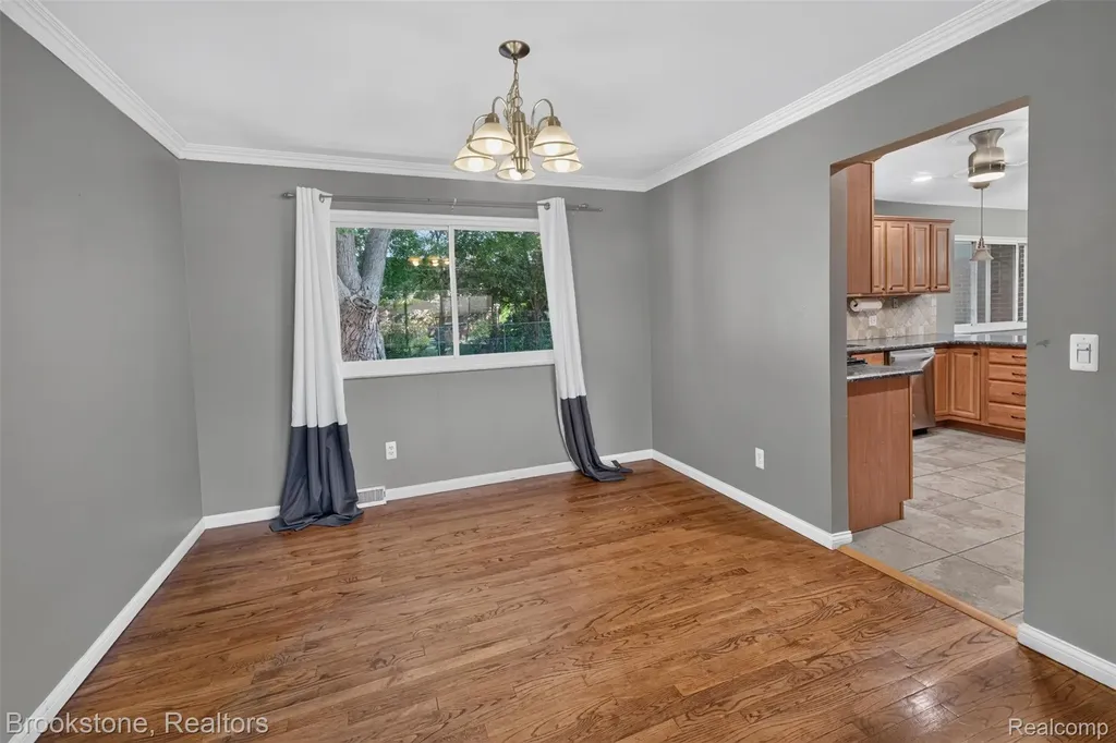 16072 Wrotham Court Clinton Charter Township MI 48038