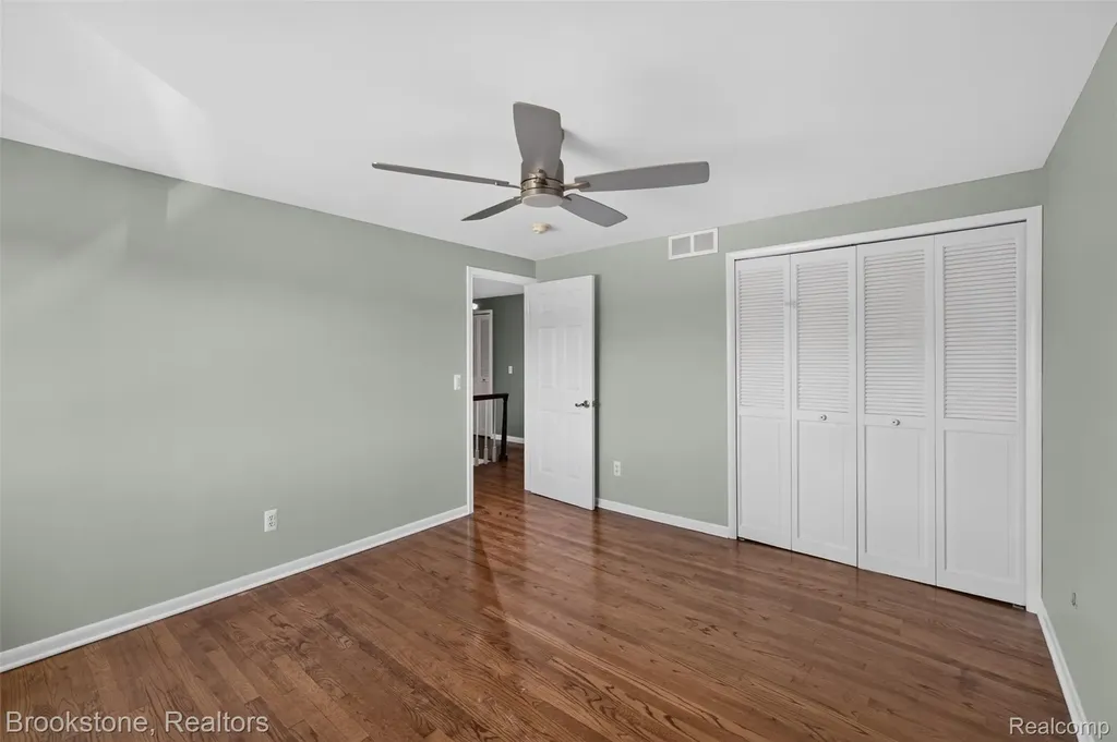 16072 Wrotham Court Clinton Charter Township MI 48038