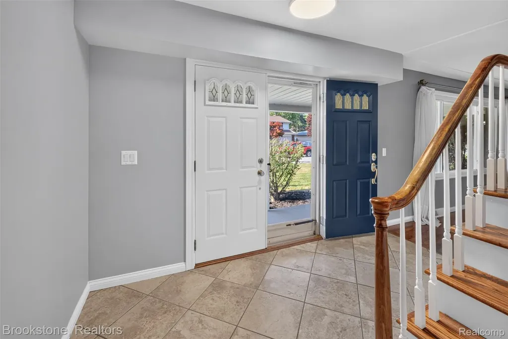 16072 Wrotham Court Clinton Charter Township MI 48038