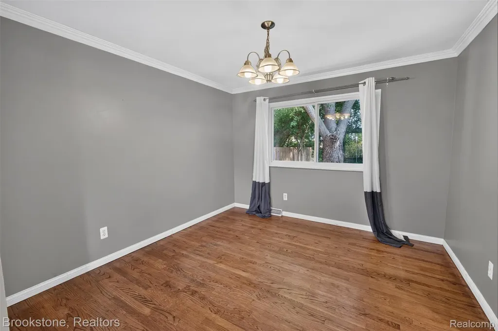 16072 Wrotham Court Clinton Charter Township MI 48038