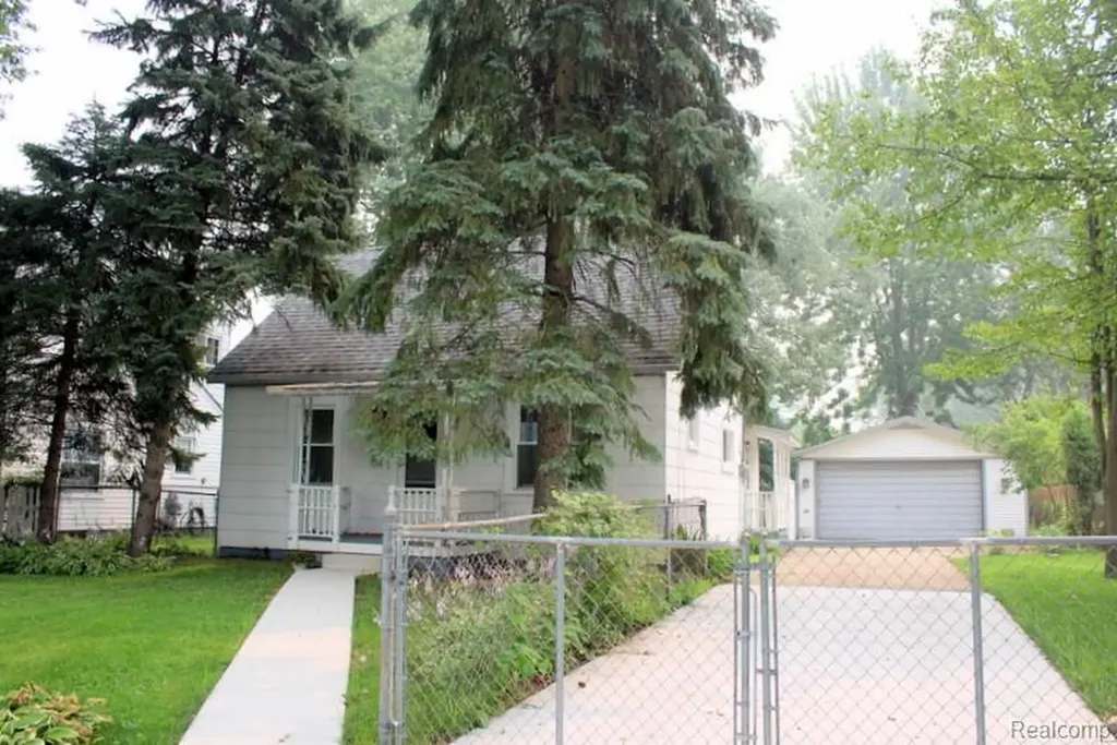 6841 Oldham Street Taylor City MI 48180