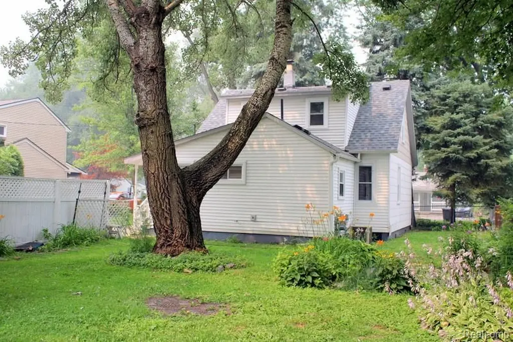 6841 Oldham Street Taylor City MI 48180