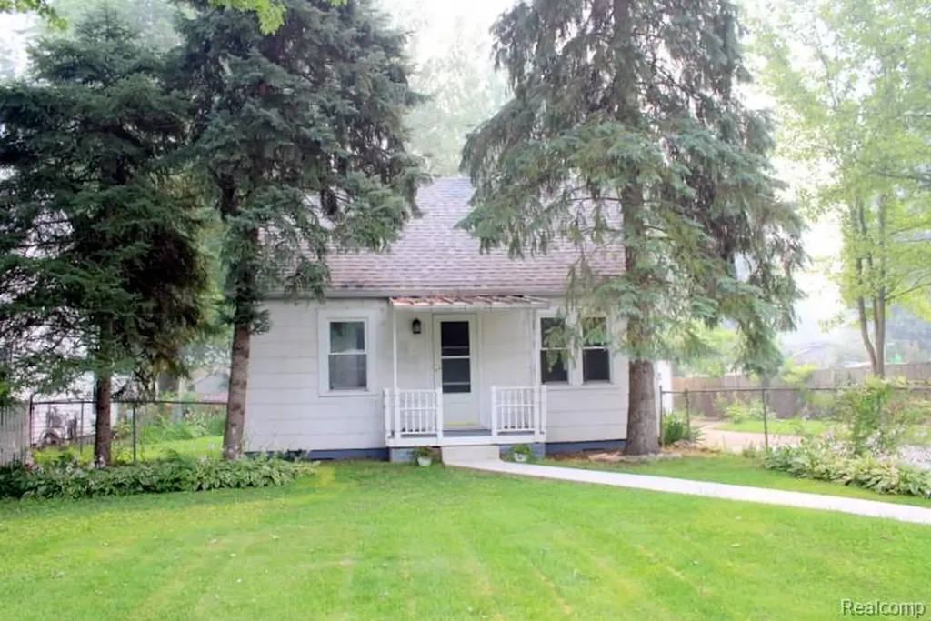 6841 Oldham Street Taylor City MI 48180
