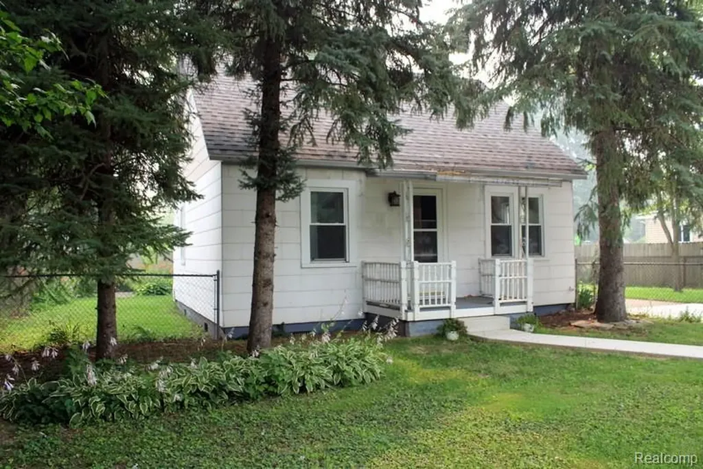 6841 Oldham Street Taylor City MI 48180