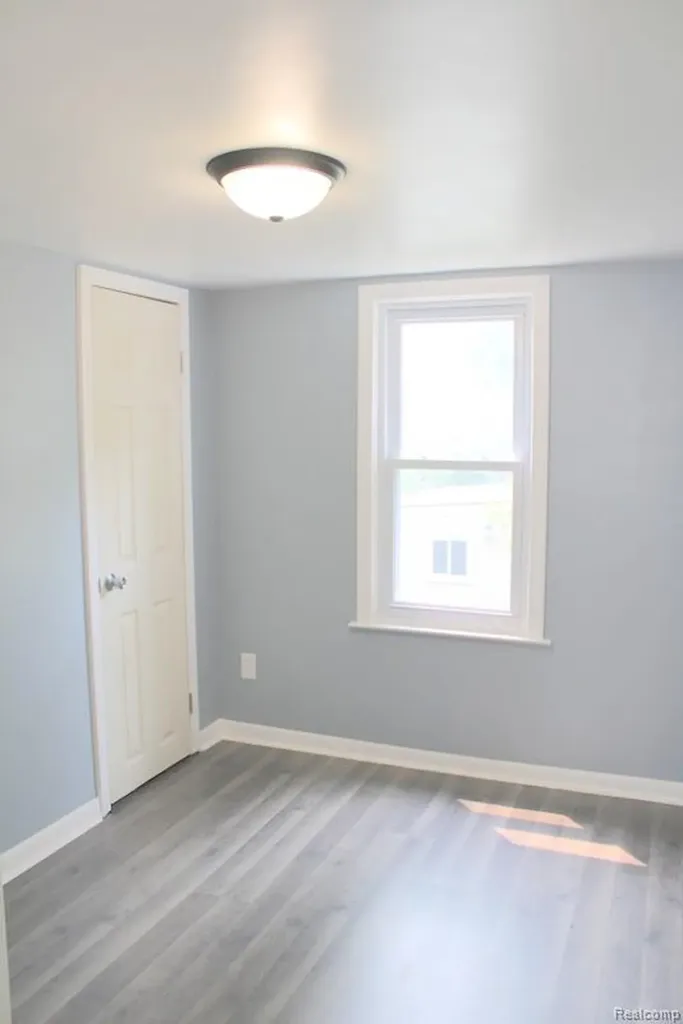 6841 Oldham Street Taylor City MI 48180