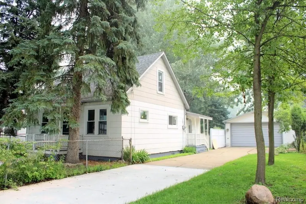 6841 Oldham Street Taylor City MI 48180