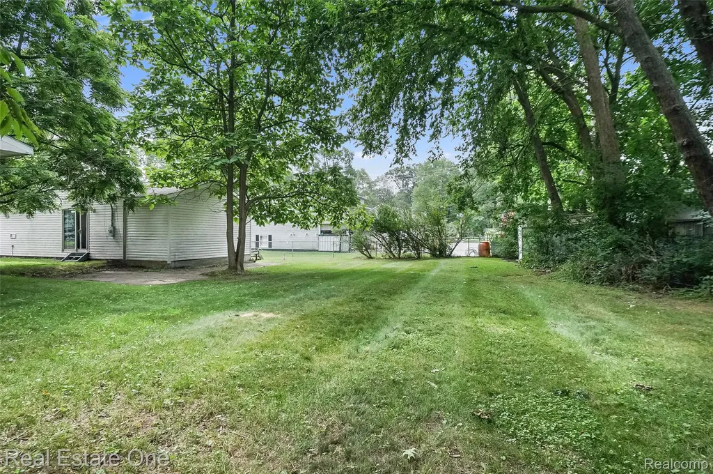 187 Clairemont Drive Orion Charter Township MI 48362