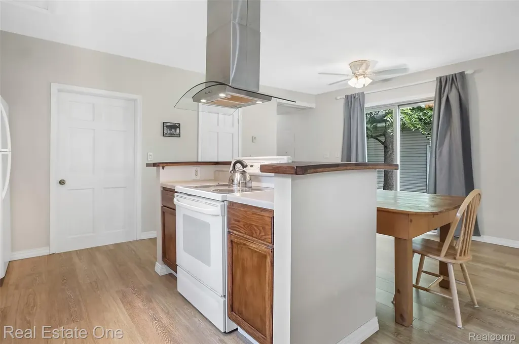 187 Clairemont Clairemont Drive Orion Charter Township MI 48362