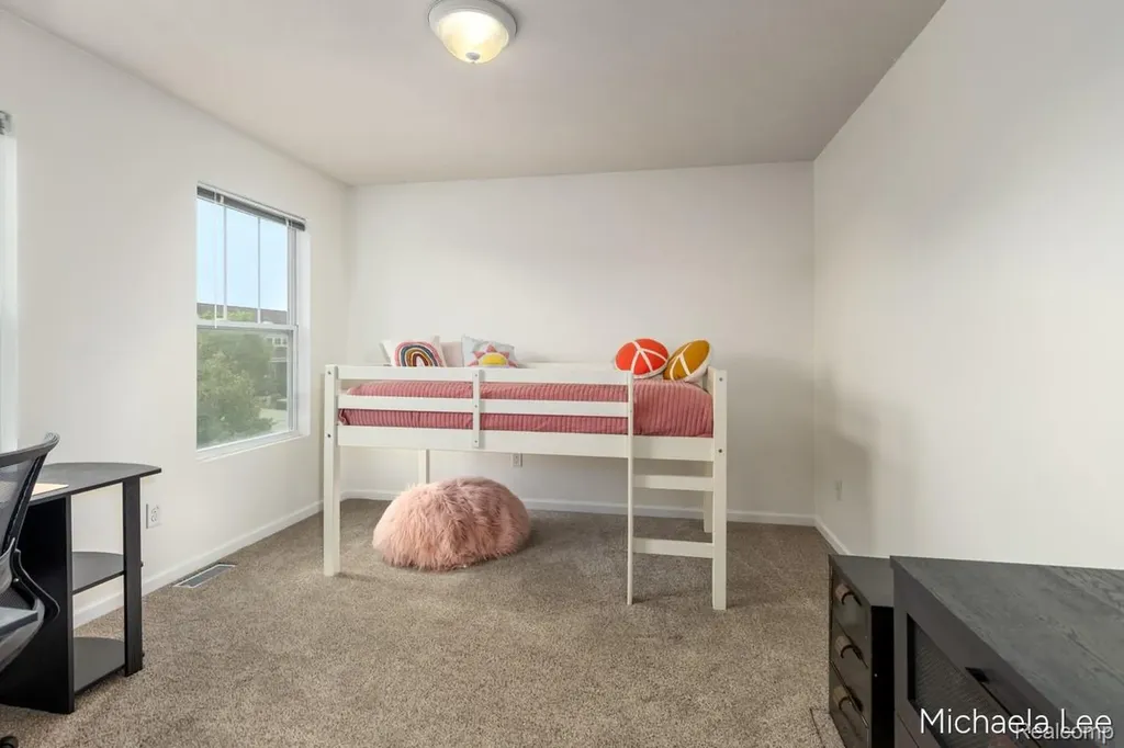 607 Nantucket Drive Lansing City MI 48906