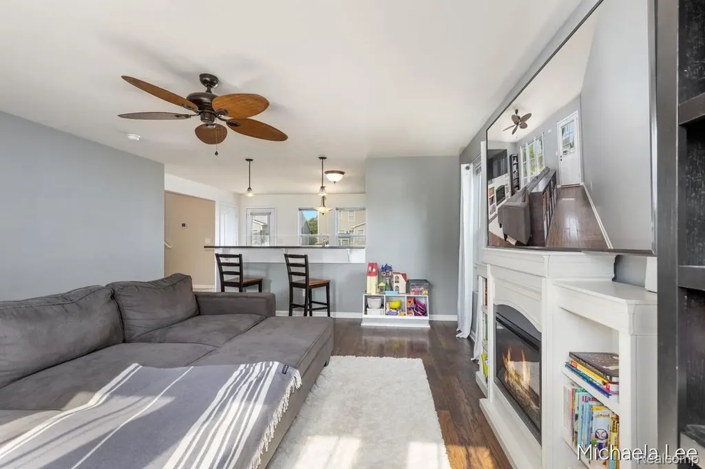 607 Nantucket Drive Lansing City MI 48906