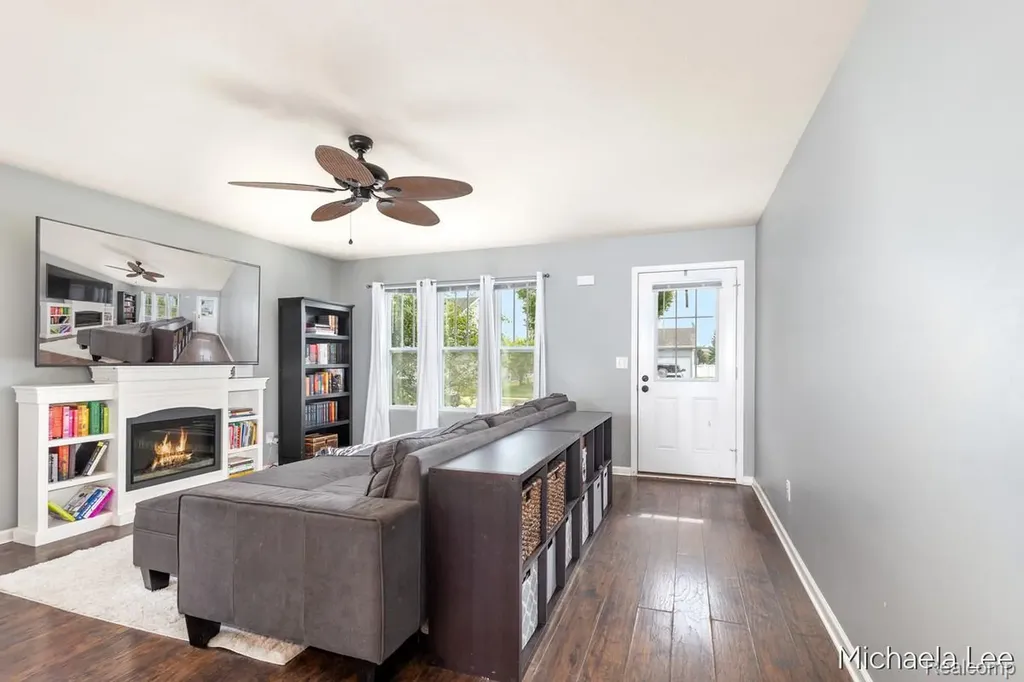 607 Nantucket Drive Lansing City MI 48906