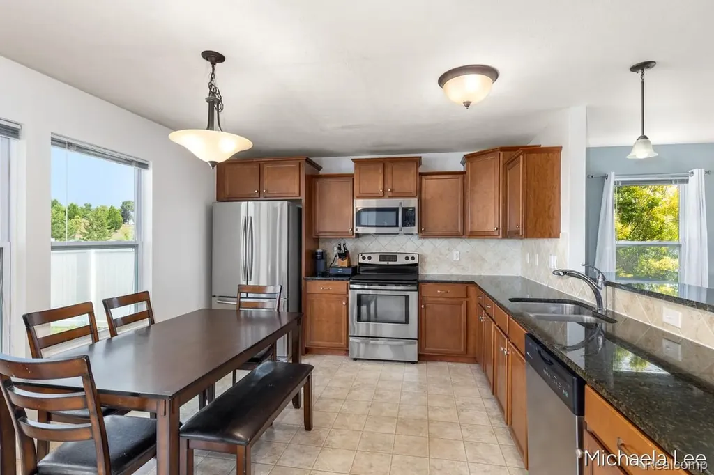 607 Nantucket Drive Lansing City MI 48906