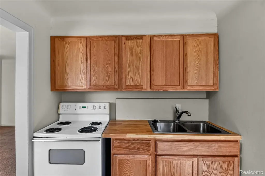 18391 Masonic Fraser City MI 48026
